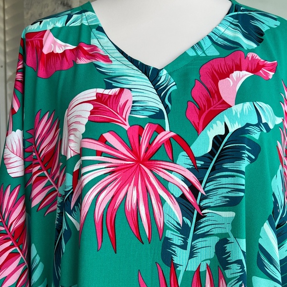 0095/ Tropical Leaves Pattern Kaftan, Hawaiian Mumu - Picture 3 of 11